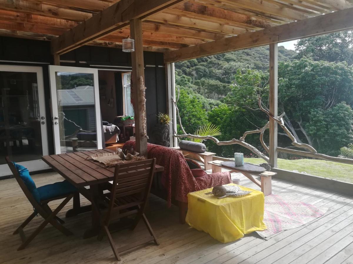 مبيت وإفطار Tryphena Mulberry Grove Retreat المظهر الخارجي الصورة
